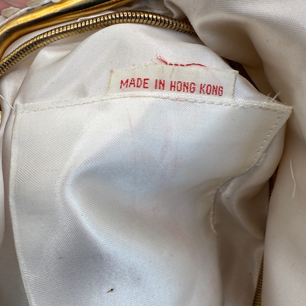 Elegant Beaded/Sequin, Gold Accents, with chain handle - Picture 12 of 14